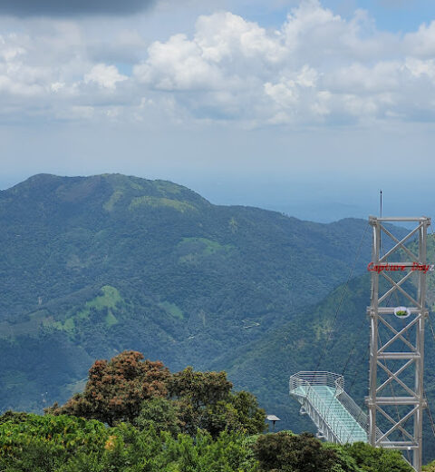 Premium Hill View Stay with Swimming pool in Vagamon