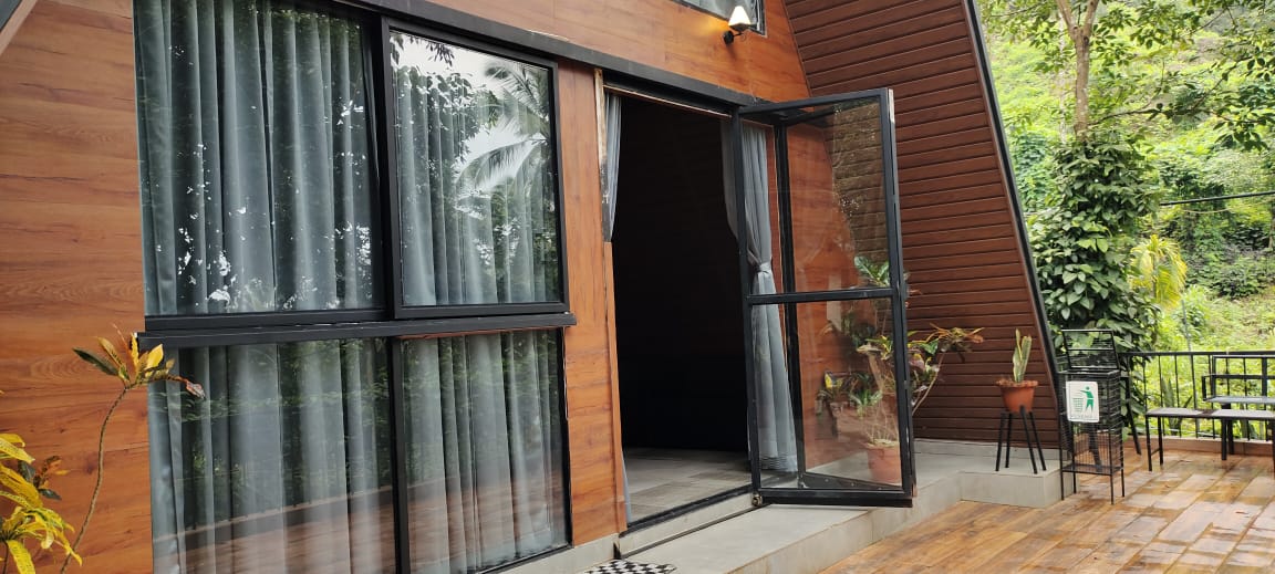 2 Bedroom A-frame resort in Thusaragiri, Kozhikode