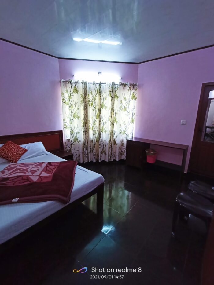 Gallery 25 People Accommodating House in Munnar - Image 2