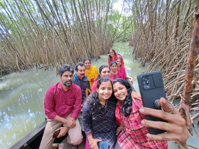 Kadalundi Island Tourism houseboat Packages - Image 10