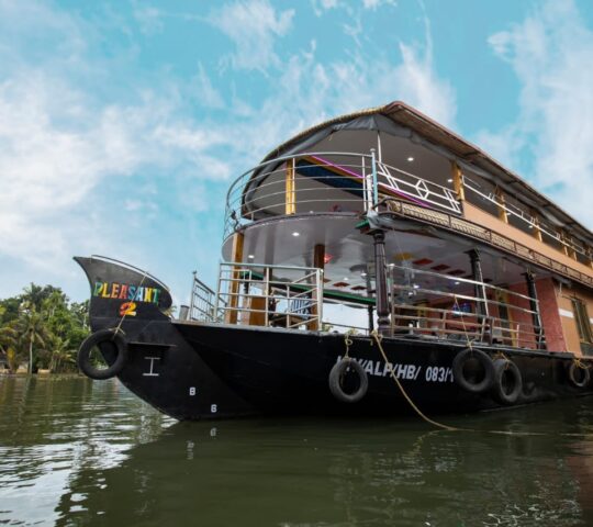 Sharing Houseboat Alleppey at 5000 per couple