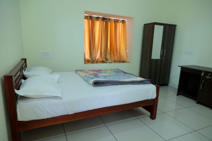 Swimming pool Homestay in Munnar - Image 10