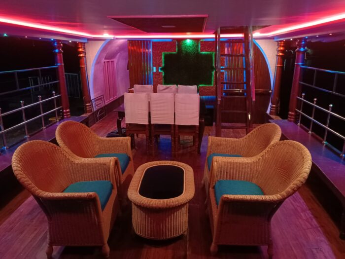 1 bedroom houseboat in Alleppey - Image 9