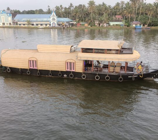 1 bedroom houseboat in Alleppey