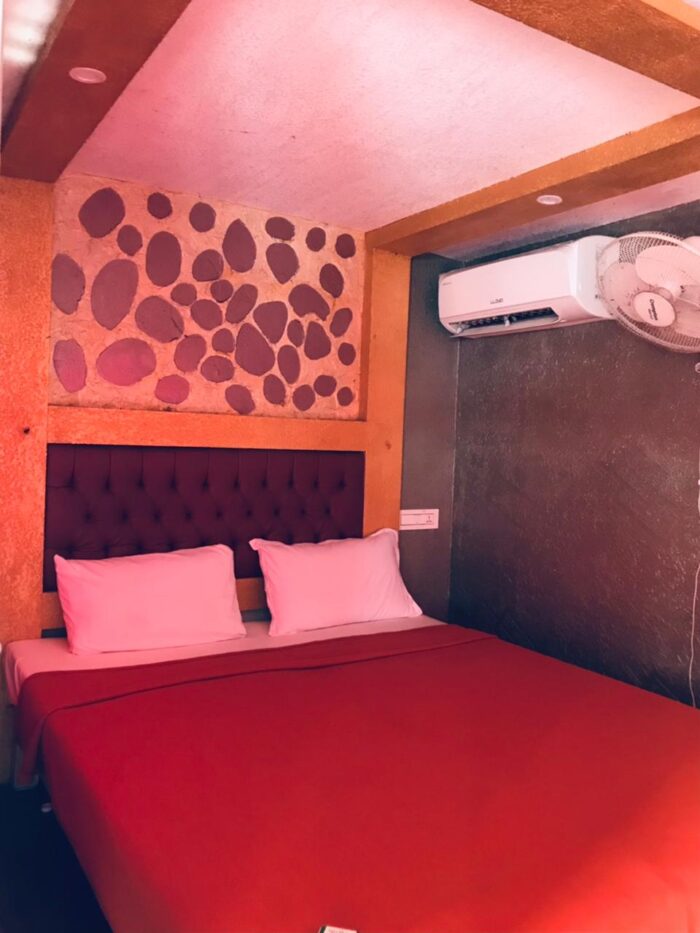 5-bedroom houseboat in Alleppey - Image 10