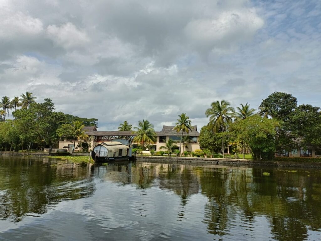 Alleppey Backwater resort Lake View