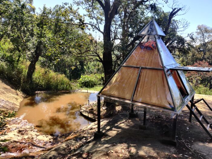 Glass house stay with Waterfall Trekking Munnar - Image 5