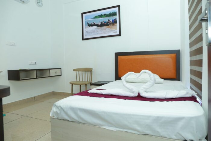 Luxury homestay in Alappuzha with 180 view of Backwater - Image 9