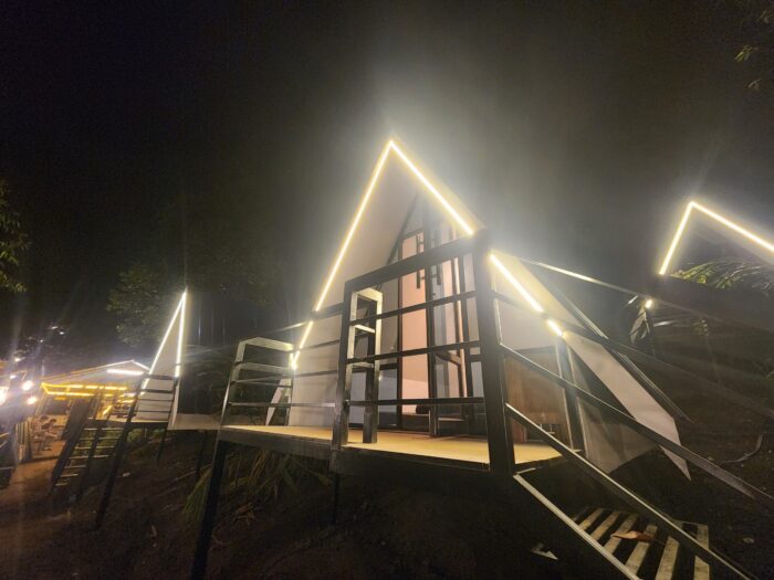 Kolukkumalai A frame Stay Campsite in Suryanelli - Image 2