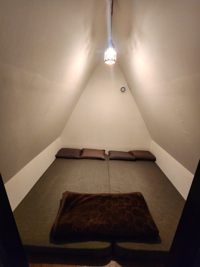 Kolukkumalai A frame Stay Campsite in Suryanelli - Image 9