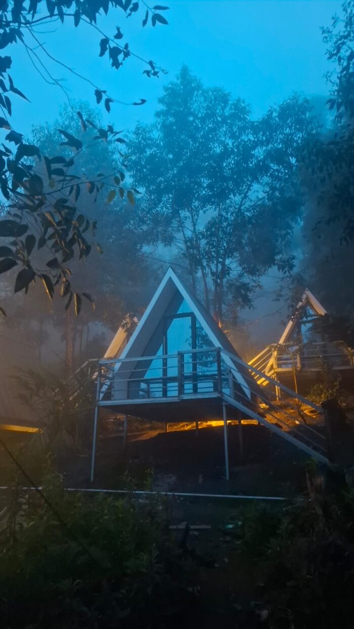 Kolukkumalai A frame Stay Campsite in Suryanelli - Image 11