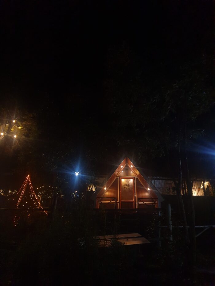 Kolukkumalai A frame Stay Campsite in Suryanelli - Image 4