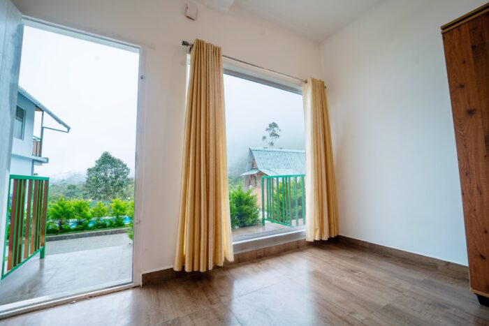 Kolukkumalai Swimming pool resort in Suryanelli - Image 6