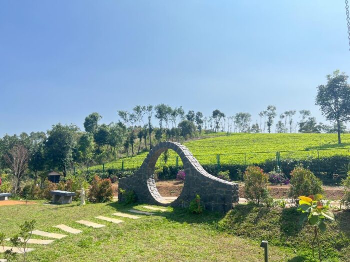 Private resort with infinity pool in Vagamon - Image 7