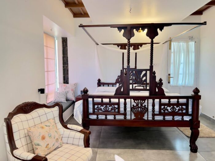 Private resort with infinity pool in Vagamon - Image 9