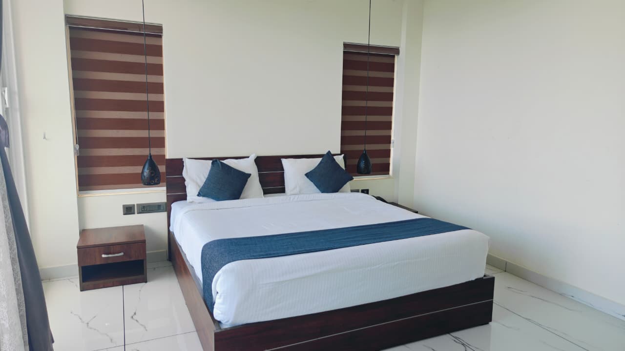 3 BHK Swimming Pool Property in Suryanelli 3 BHK Swimming Pool Property in Suryanelli