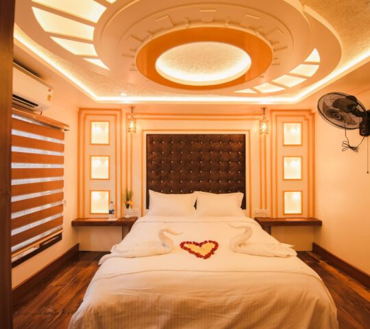 Luxury Houseboat in Alleppey Luxury Houseboat in Alleppey