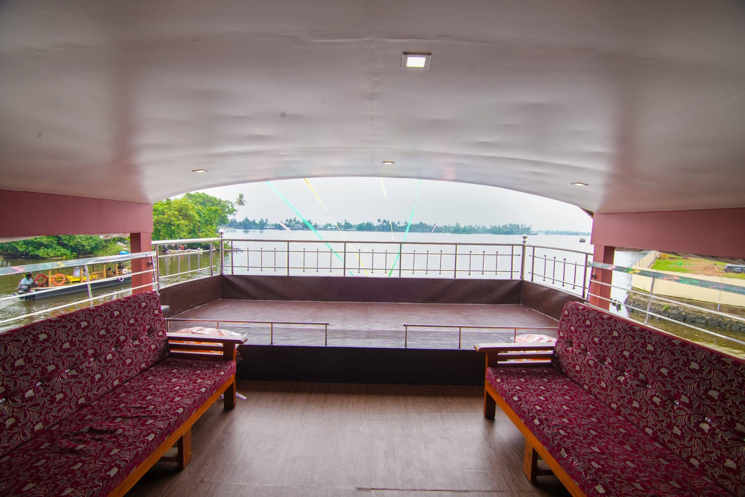 Luxury Houseboat in Alleppey Luxury Houseboat in Alleppey