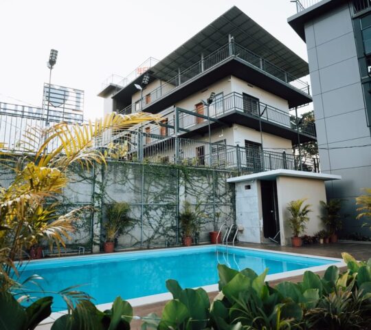 Swimming Pool resort in Suryanelli best for group travellers