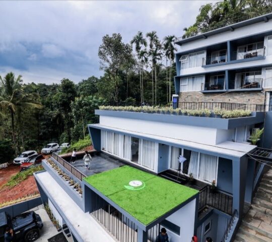 Modern Stay with Mountain Views and Swimming pool in Wayanad