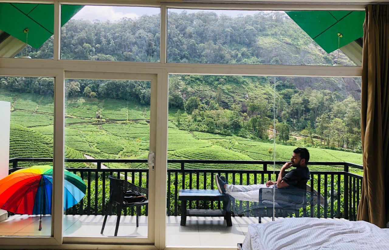 Morning-View-of-Tea-Plantaion-From-Resort.jpeg 4 Days 3 Night Munnar Tour Package - Image 1