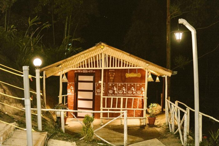 Mud House Stay in Suryanelli With Kolukkumalai Package - Image 6